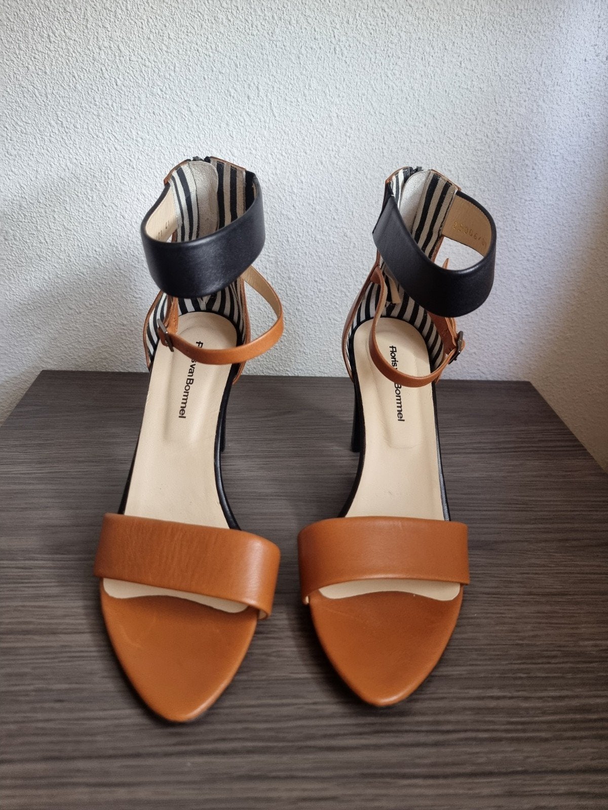 Floris van Bommel leren sandalen pumps bruin zwart maat 41, Bruin, Floris van Bommel, Zo goed als nieuw, Sandalen of Muiltjes