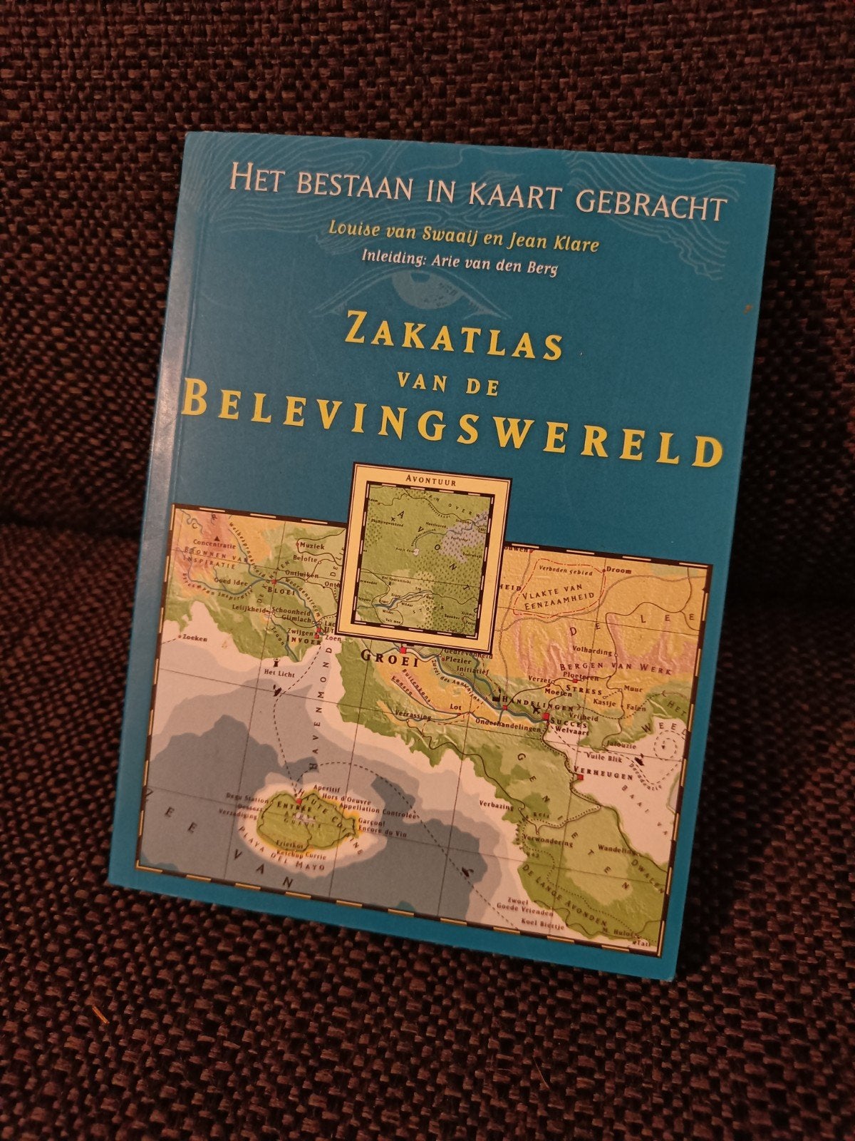 Zakatlas van de Belevingswereld - Het Bestaan in Kaart, Overige atlassen, 2000 tot heden, Ophalen of Verzenden, Zo goed als nieuw