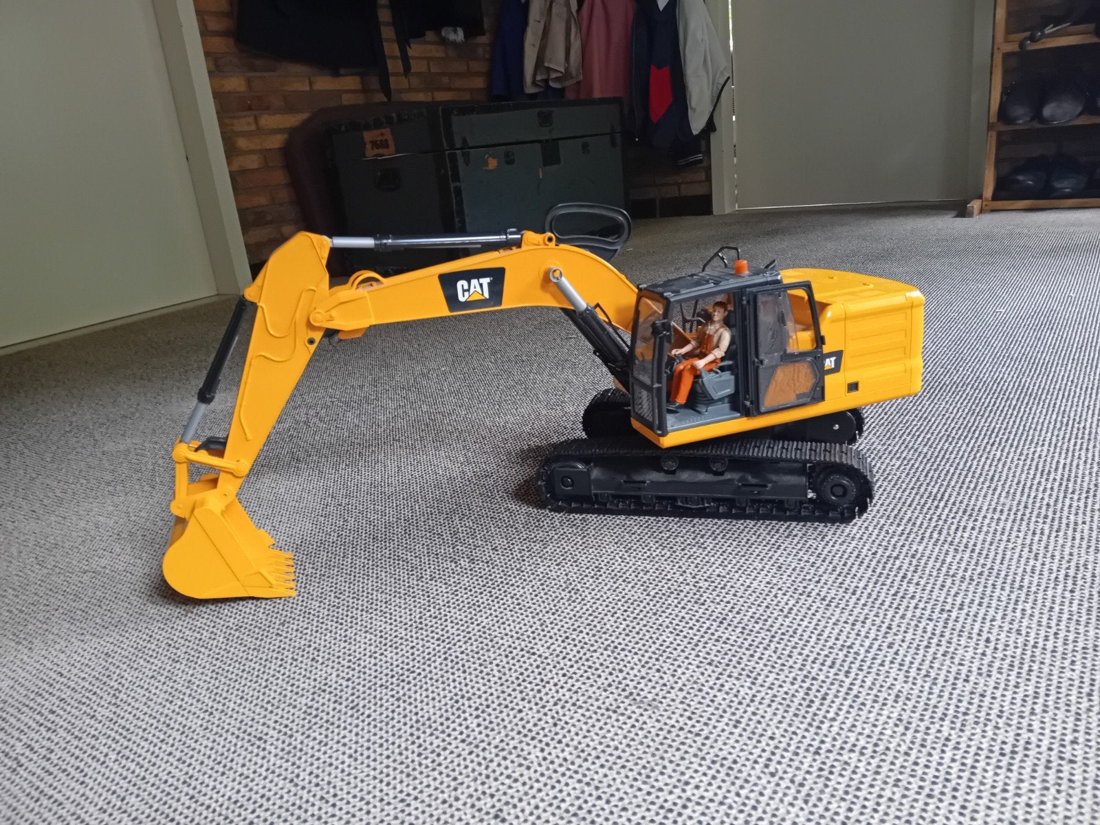 Bruder 2483 CAT graafmachine schaal 1:16, Ophalen of Verzenden, Gebruikt