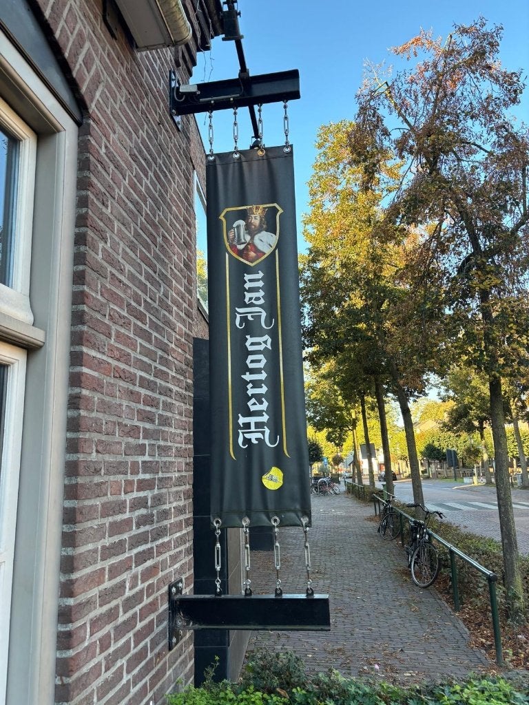 2 stuks Hertog Jan banner / buitengevel, Ophalen, Gebruikt, Reclamebord
