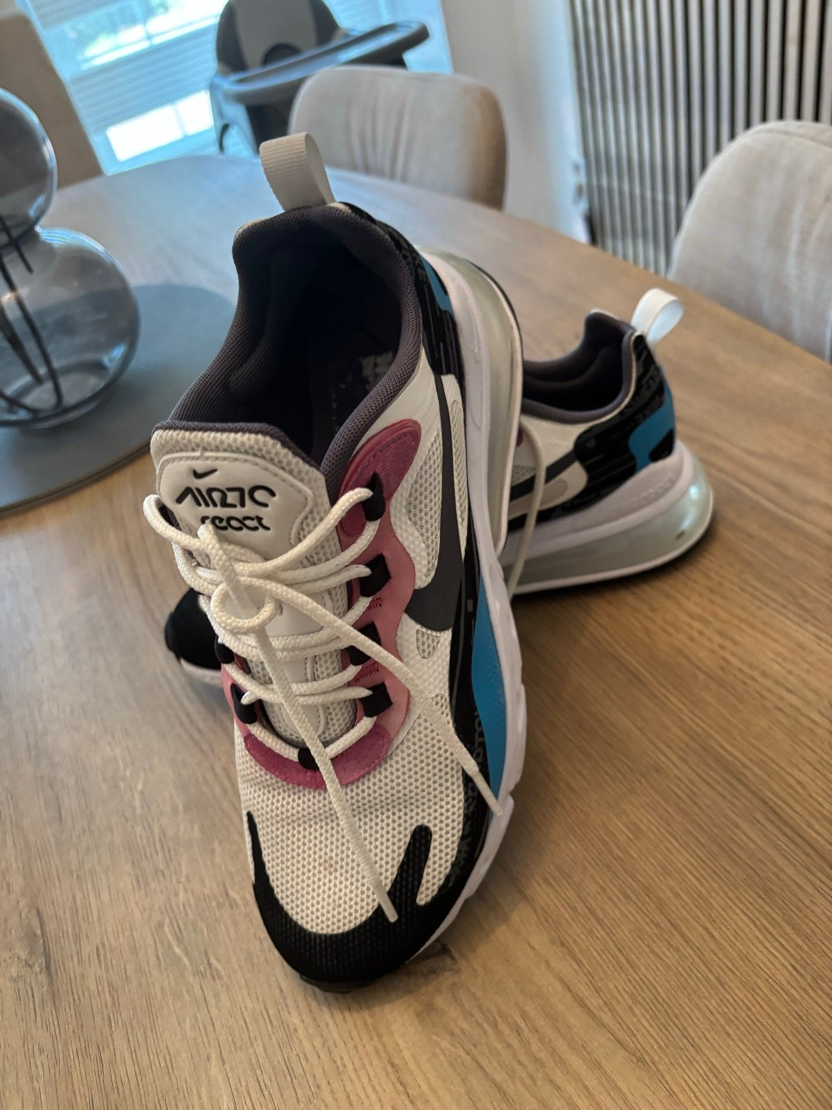 Heren Nike Air Max 270 React - Maat 42 - Zo goed als nieuw, Kleding | Heren, Schoenen, Ophalen of Verzenden, Zo goed als nieuw