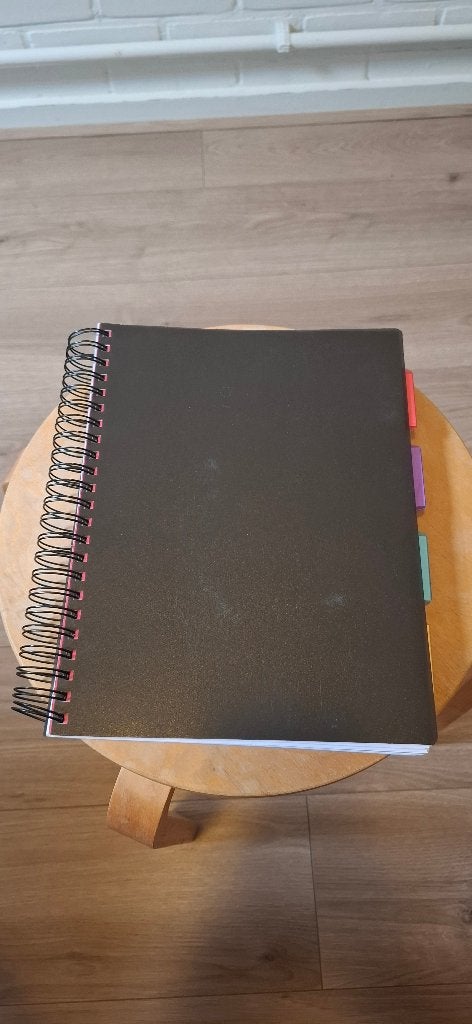 Zwarte spiraal-notebook met gekleurde tabs, Ophalen of Verzenden