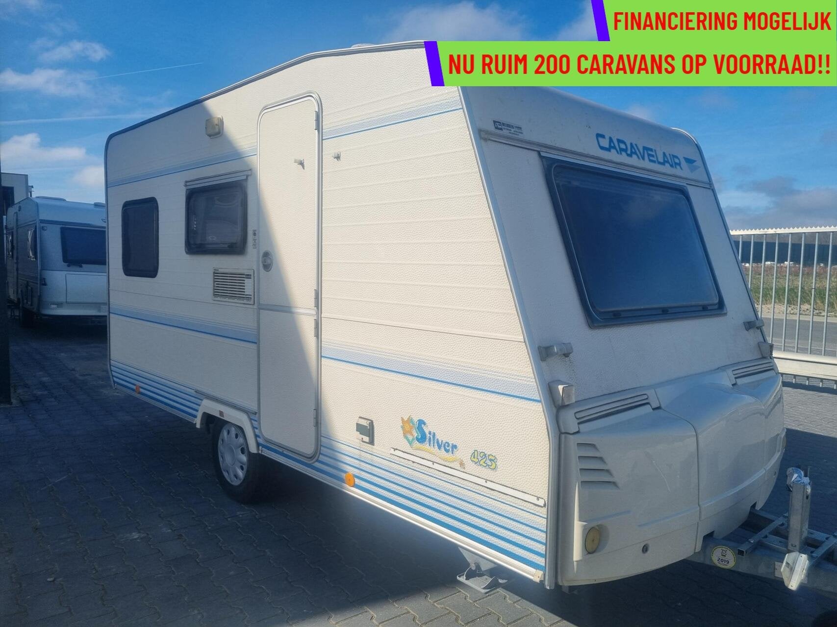 CARAVELAIR silver 425 VOORTENT + DWARSBED + FIETSENDRAGER, Serviceluik, Bedrijf, 750 - 1000 kg, 5 tot 6 meter