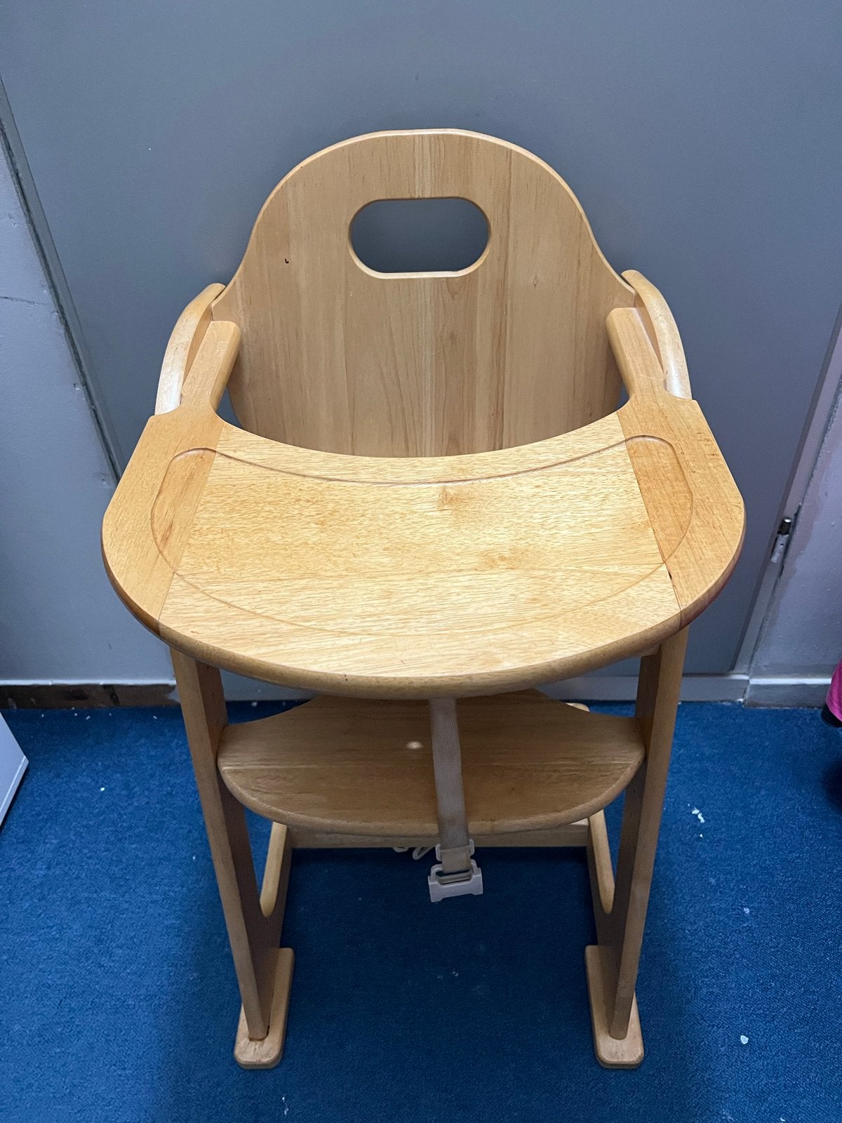 Houten kinderstoel - Goede staat, Ophalen, Gebruikt, Meegroeistoel, Gordel(s)
