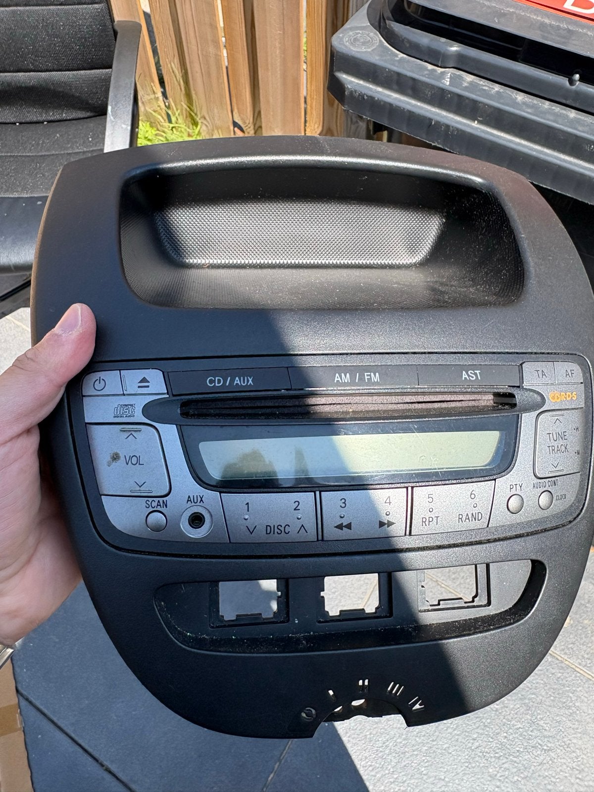 Peugeot 107 Radio CD/AUX Speler - Origineel Onderdeel, Ophalen, Gebruikt