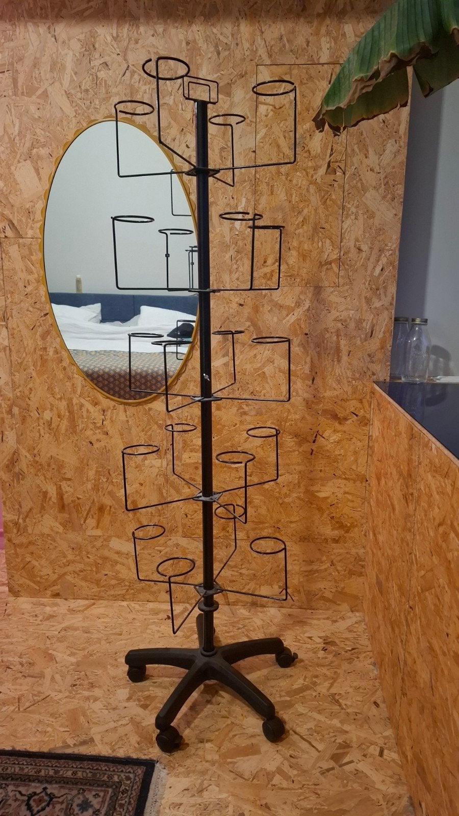Draaiend hoedenrek of pettenrek of mutsenrek, Huis en Inrichting, Ophalen, Staande kapstok, 150 tot 200 cm