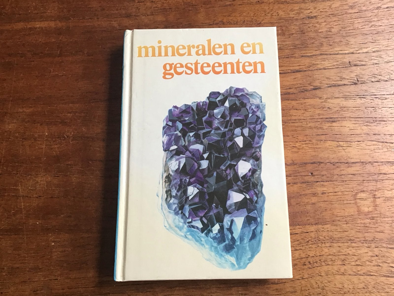 Mineralen en Gesteenten - Boek over geologie, Boeken, Ophalen of Verzenden, Zo goed als nieuw, Natuurwetenschap