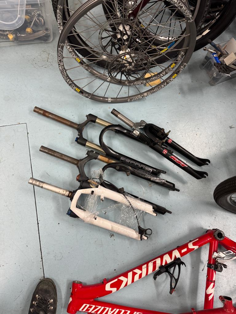 Suspension forks voorvork RST , Rock Shox , gila pro, Fietsen en Brommers, Ophalen of Verzenden, Gebruikt, Voorvork