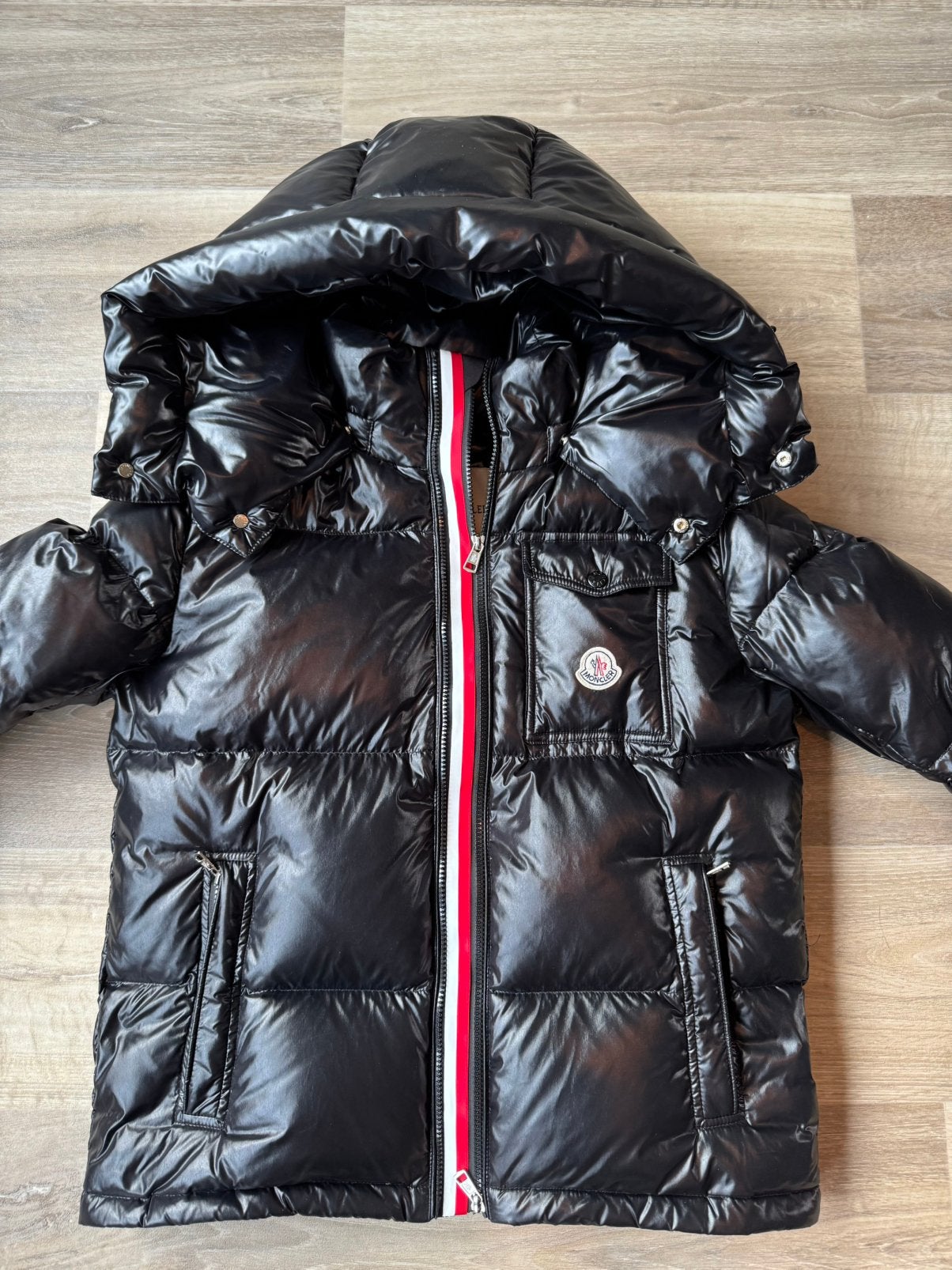 Moncler jas met NFT, Maat M, Top conditie, Ophalen of Verzenden, Zo goed als nieuw, Maat 48/50 (M), Zwart