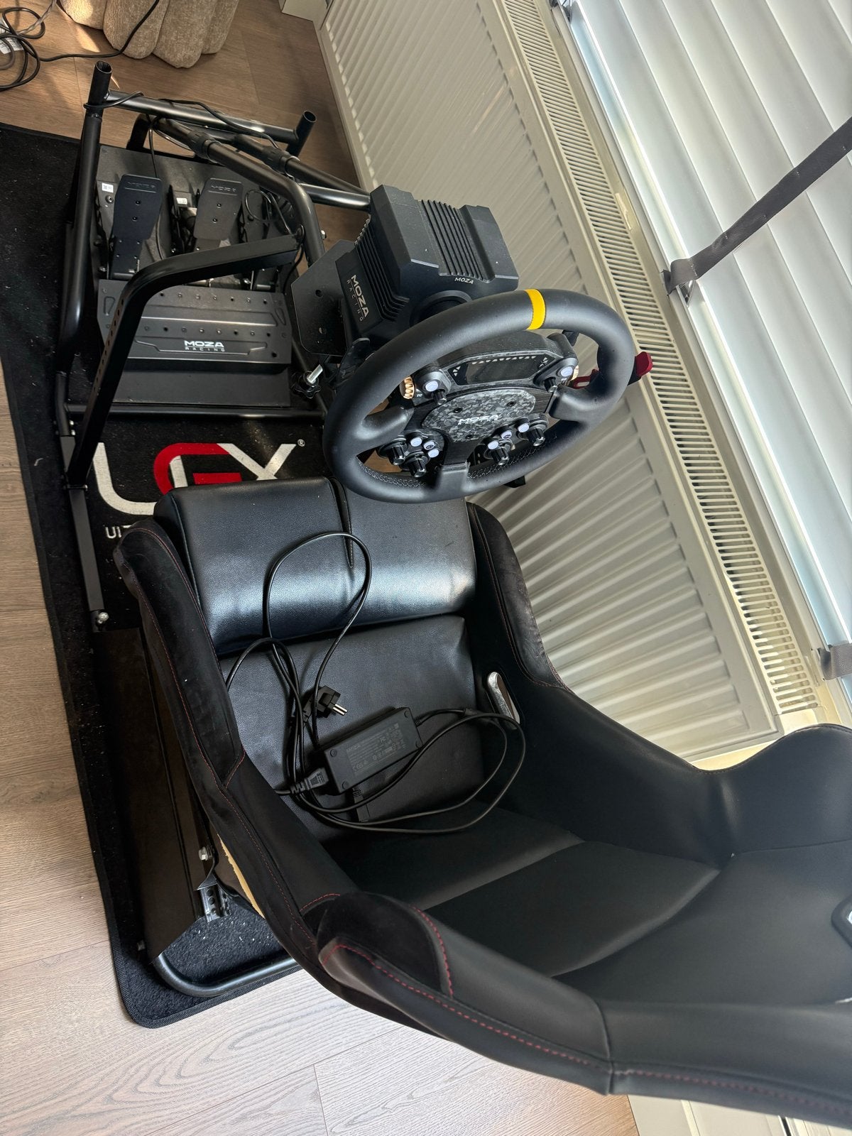 UGX Simrig met Moza CS Pro stuur, handrem en Moza R5, Ophalen, Racestoel, Zo goed als nieuw, Direct drive