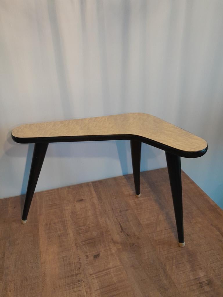 Vintage planten tafeltje, Huis en Inrichting, Tafels | Bijzettafels, Ophalen of Verzenden, Rond, Minder dan 55 cm