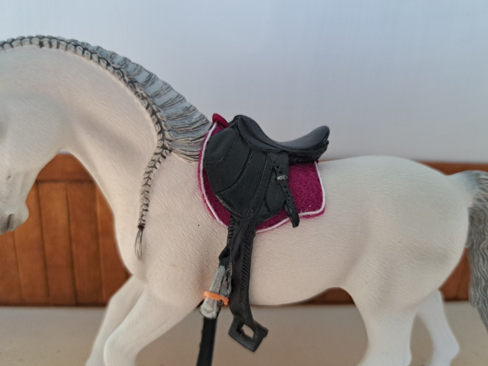 schleich zadel dekje roze paars, Ophalen of Verzenden, Zo goed als nieuw, Paard, Beeldje of Figuurtje