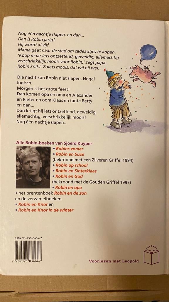 Robin is jarig - Sjoerd Kuyper (Kinderboek), Ophalen of Verzenden, Zo goed als nieuw, Fictie algemeen