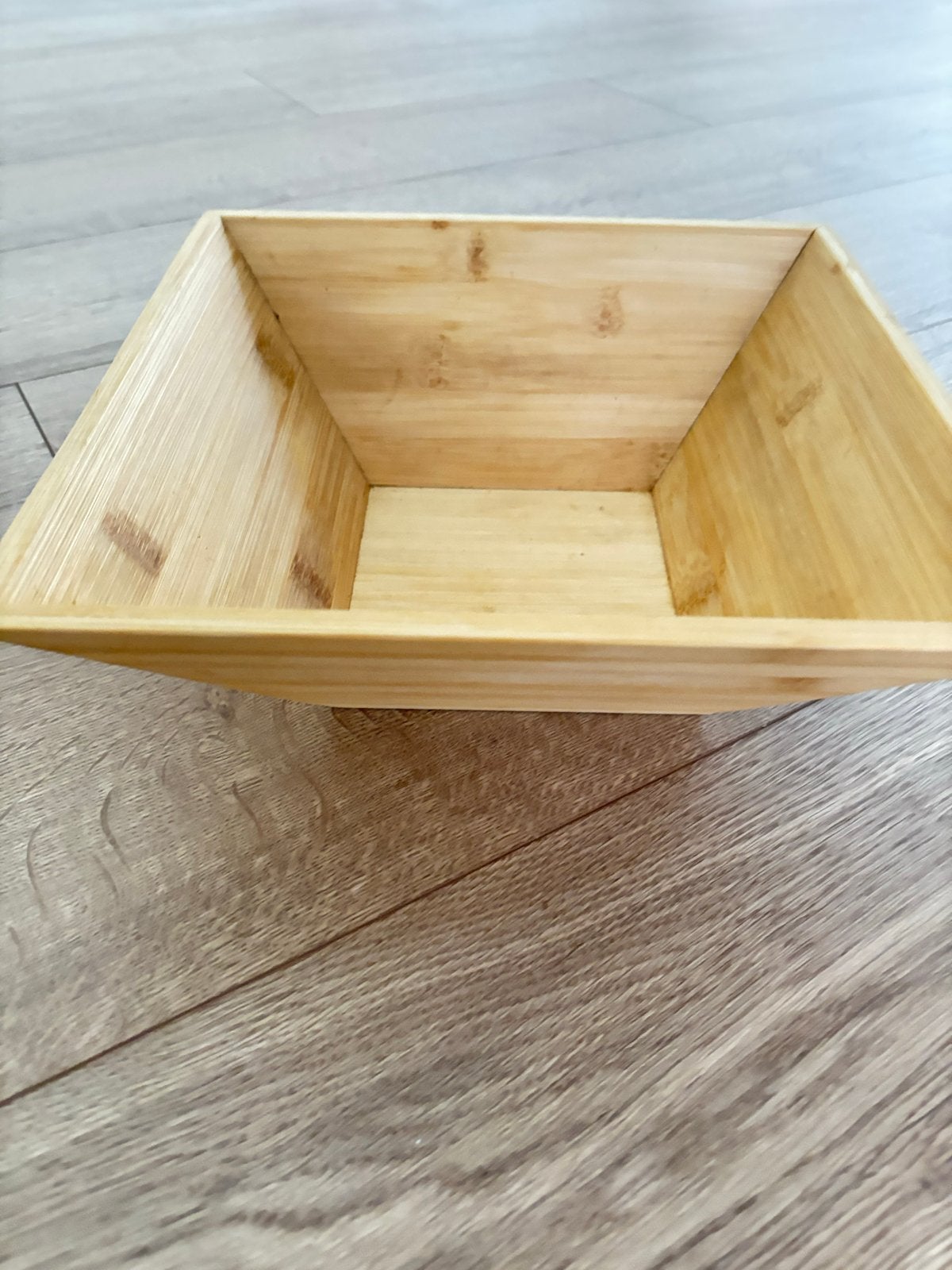Stijlvolle bamboe schaal - Perfect voor fruit of decoratie, Ophalen, Schaal, Vierkant, Zo goed als nieuw