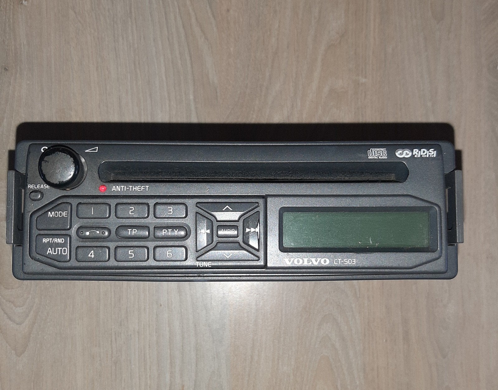 Volvo v/s70 radio/cd speler., Auto diversen, Ophalen of Verzenden, Gebruikt