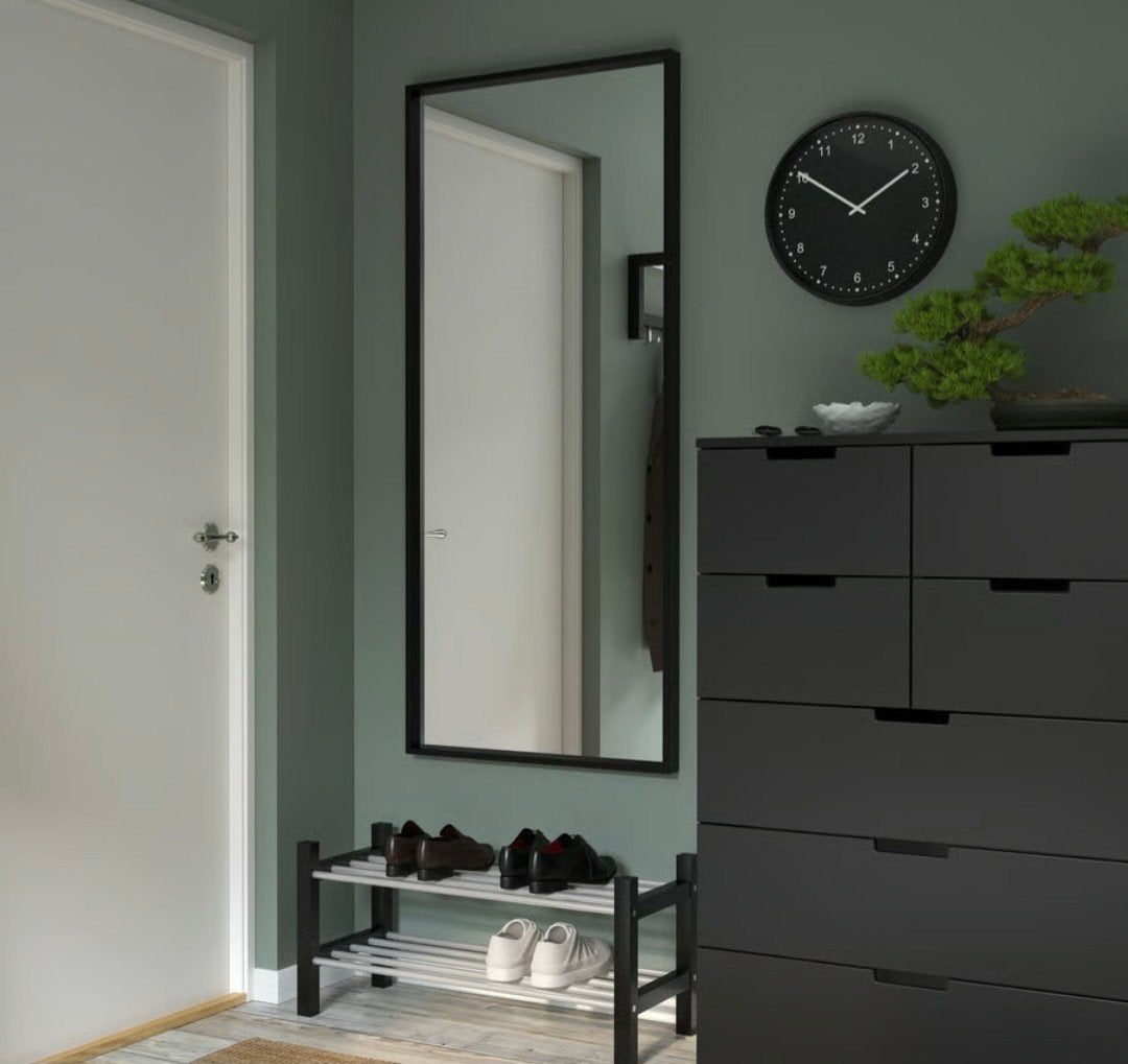 IKEA NISSEDAL spiegel zwart 65x150 cm – mooie staat, Huis en Inrichting, Ophalen, Minder dan 50 cm, Zo goed als nieuw, 150 tot 200 cm