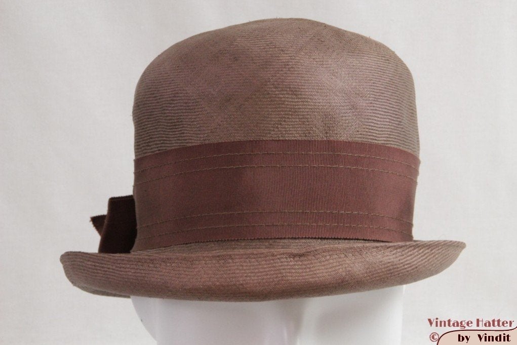 Kleine Vintage Dameshoed bruin stro 53 / 54 gratis verzenden, 134 t/m 140, Gebruikt, Meisje, Hoed