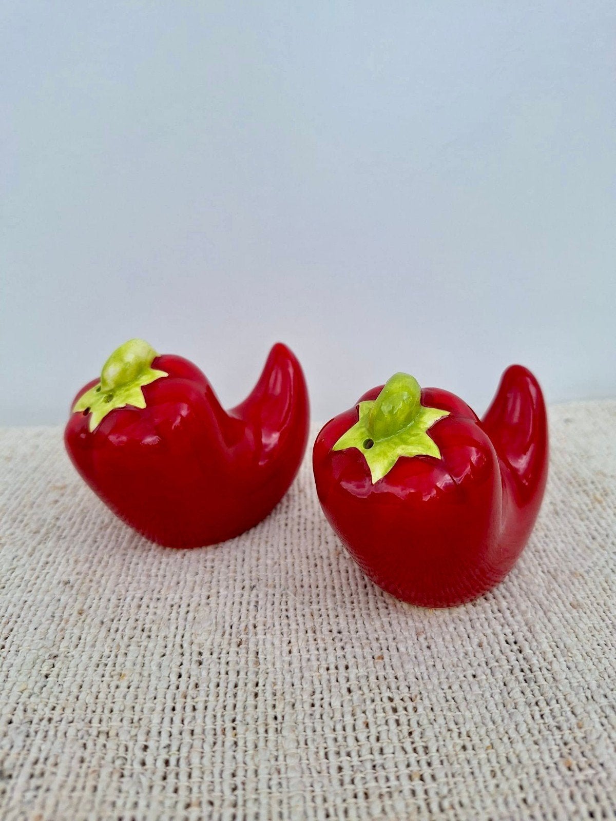 Vintage peper en zoutstelletje in vorm van puntpaprika, Ophalen of Verzenden, X, X, X