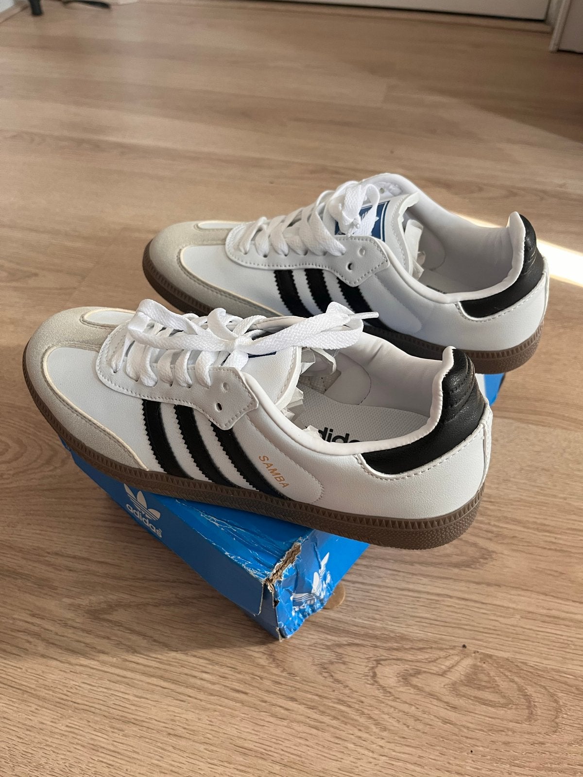 Adidas Samba OG Sneakers - Maat 41 1/3, Kleding | Dames, Schoenen, Ophalen, Nieuw, Wit, Sneakers of Gympen