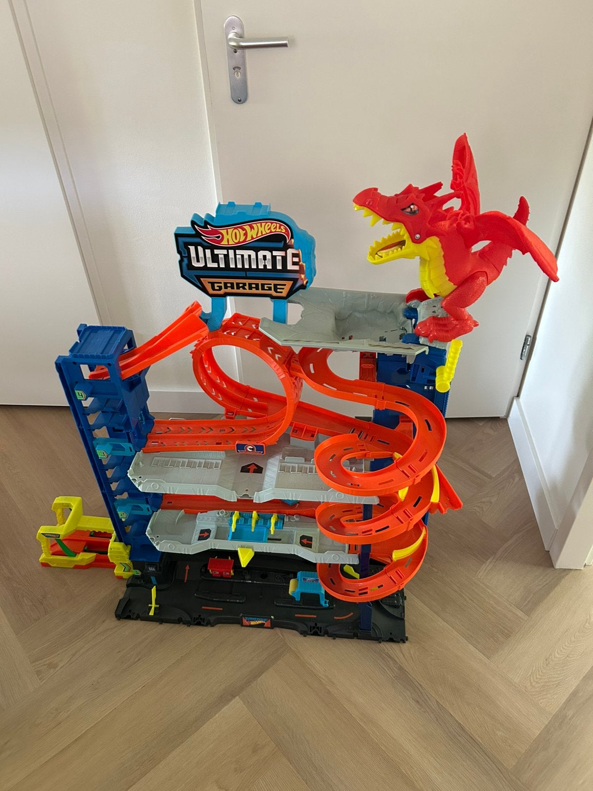 Ultimate Garage hot wheels, Kinderen en Baby's, Speelgoed | Racebanen, Ophalen, Zo goed als nieuw, Handmatig, Hot Wheels