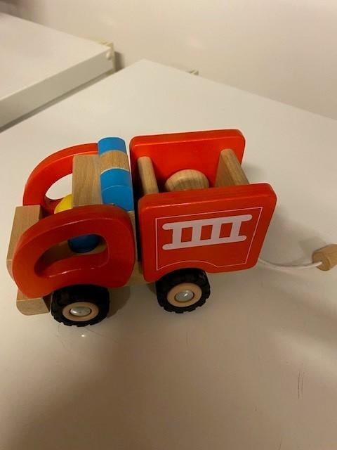 houten brandweerauto van goki, Ophalen, Zo goed als nieuw