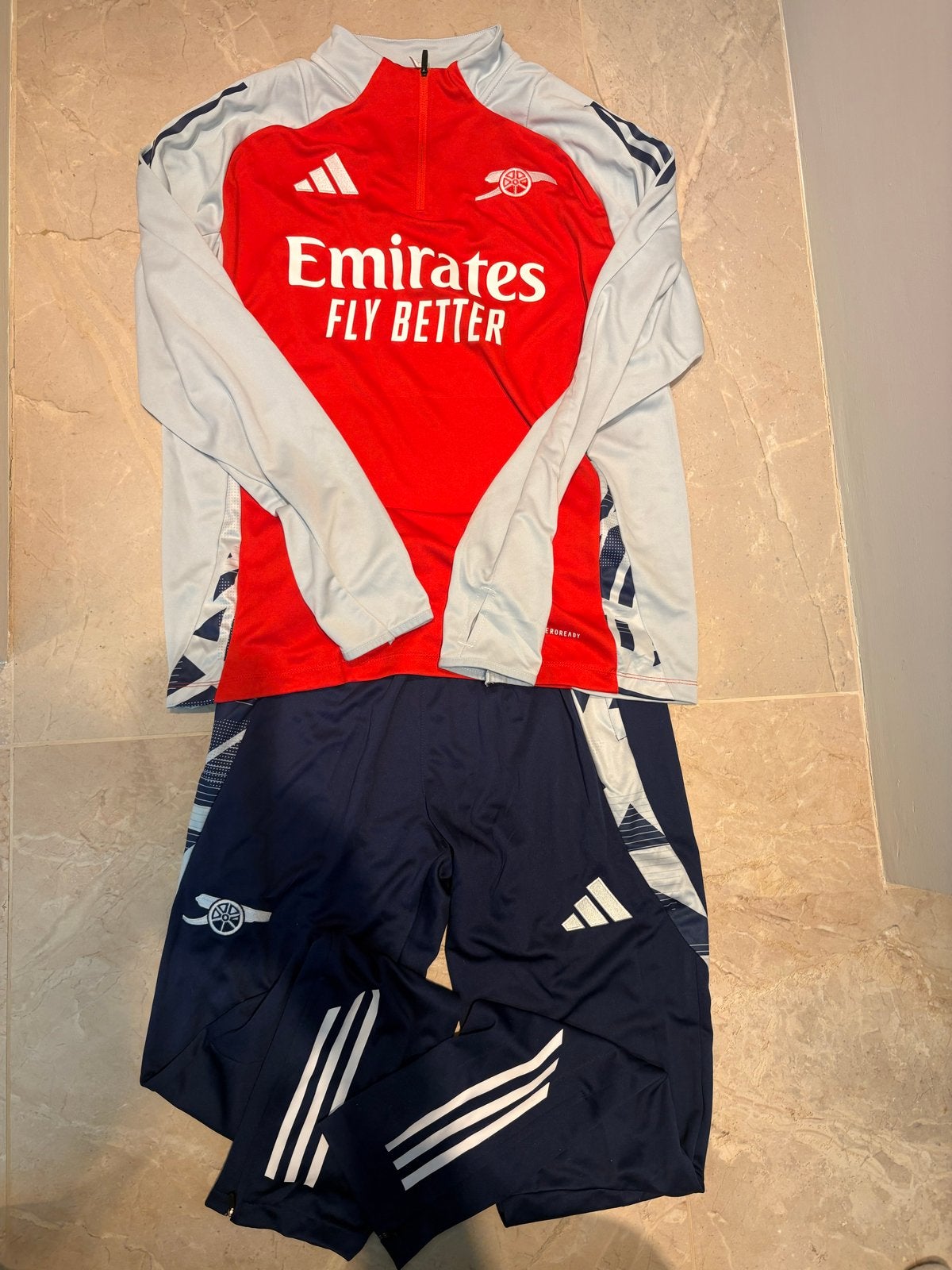 Arsenal Trainingspak Maat M/L - Nieuw met labels, Kleding | Heren, Nieuw, Voetbal, Rood, Verzenden