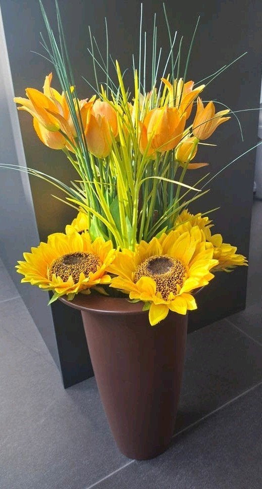 Hoge vaas met kunstbloemen, Ophalen, Overige soorten, Volle zon
