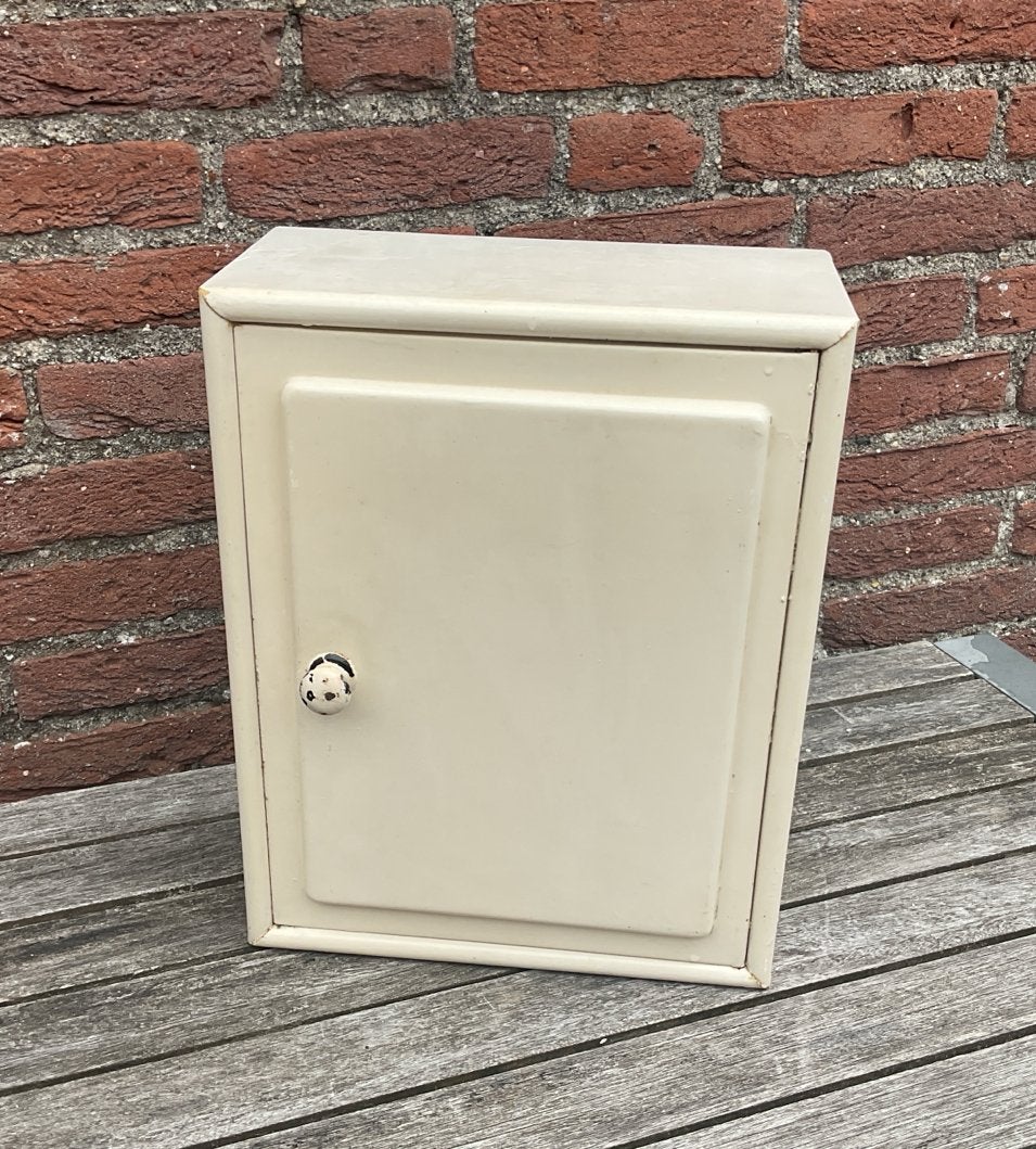 Vintage medicijnkastje - Crèmekleurig metalen wandkastje, Ophalen