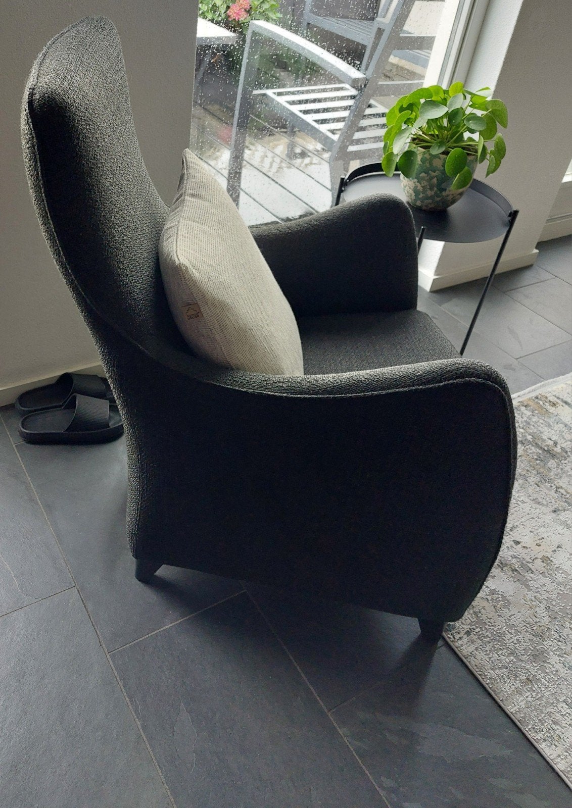 Zwarte Fauteuil, Ophalen, Minder dan 75 cm, Zo goed als nieuw, 50 tot 75 cm