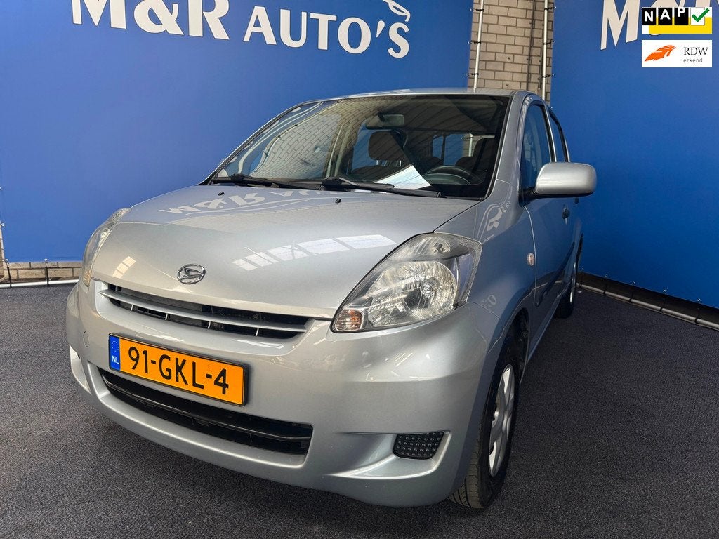 Daihatsu Sirion 2 1.0-12V Premium Nieuwe APK, Auto's, Daihatsu, Voorwielaandrijving, Stof, Gebruikt, Bedrijf