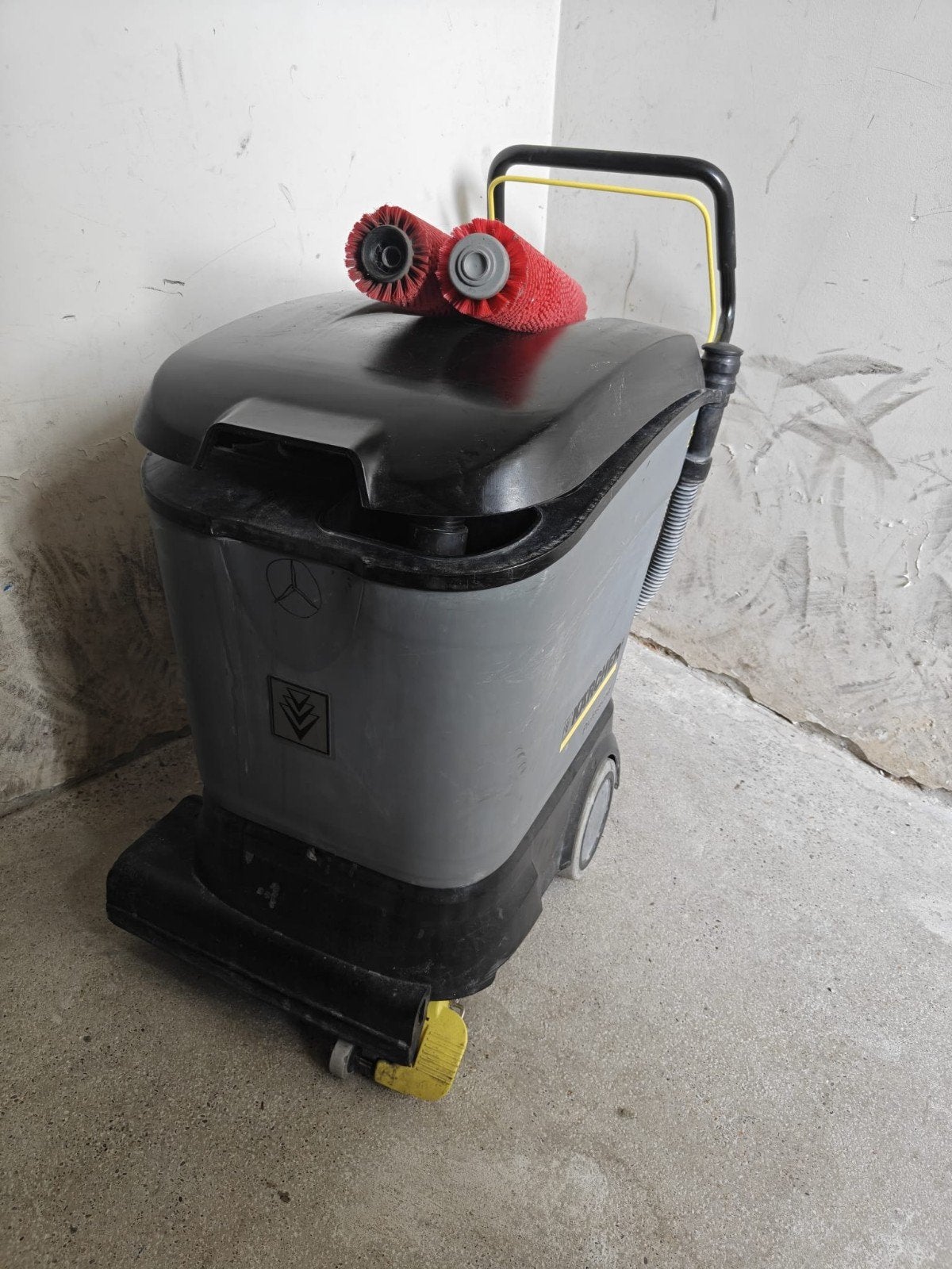 Kärcher Professional Schrob-/Zuigmachine - Gebruikt, Ophalen of Verzenden, Gebruikt
