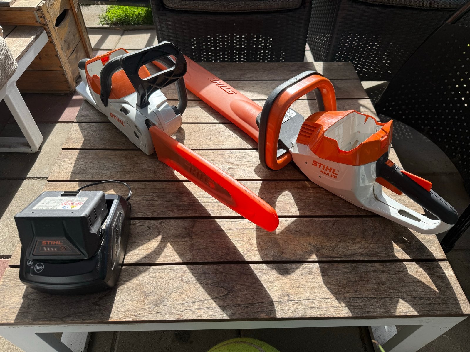 Stihl accu heggenschaar en kettingzaag., Ophalen, Zo goed als nieuw, Accu