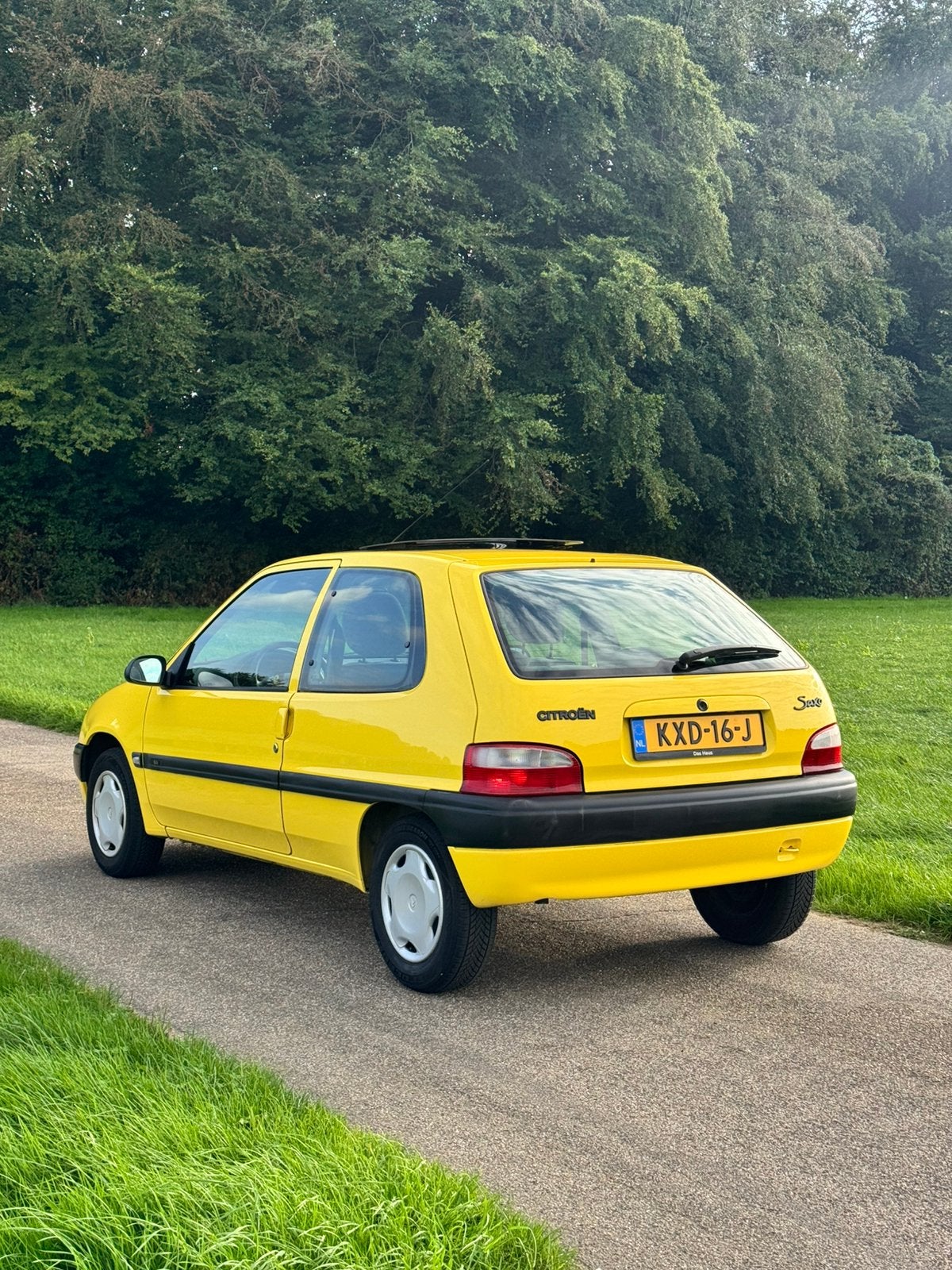 Citroën Saxo 1.1 2000 Airco Geel, Auto's, Elektrische ramen, Saxo, Geel, Bedrijf