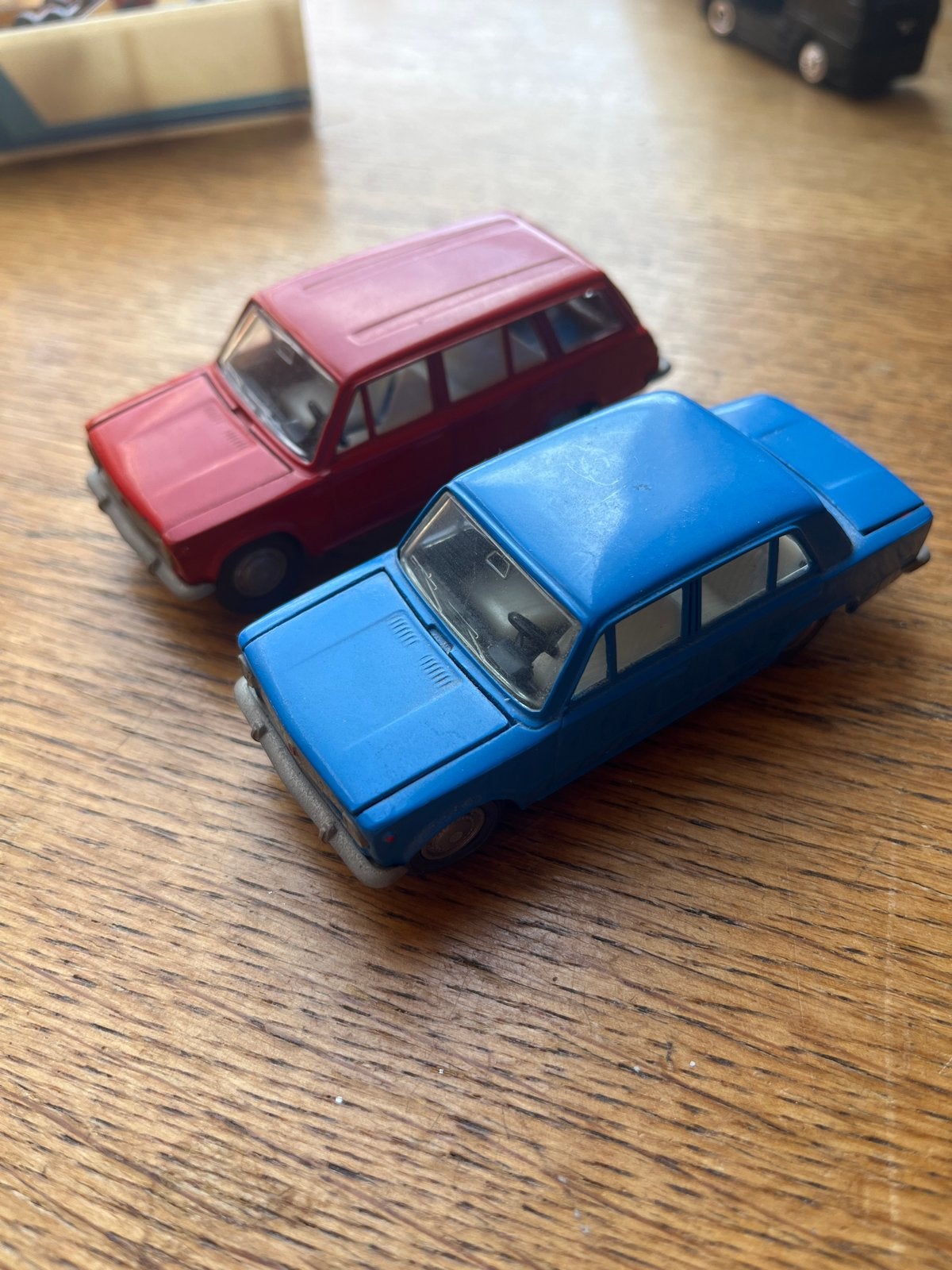 Set van 2 vintage Lada modelauto's, Hobby en Vrije tijd, Ophalen of Verzenden, Gebruikt, Auto, Overige merken