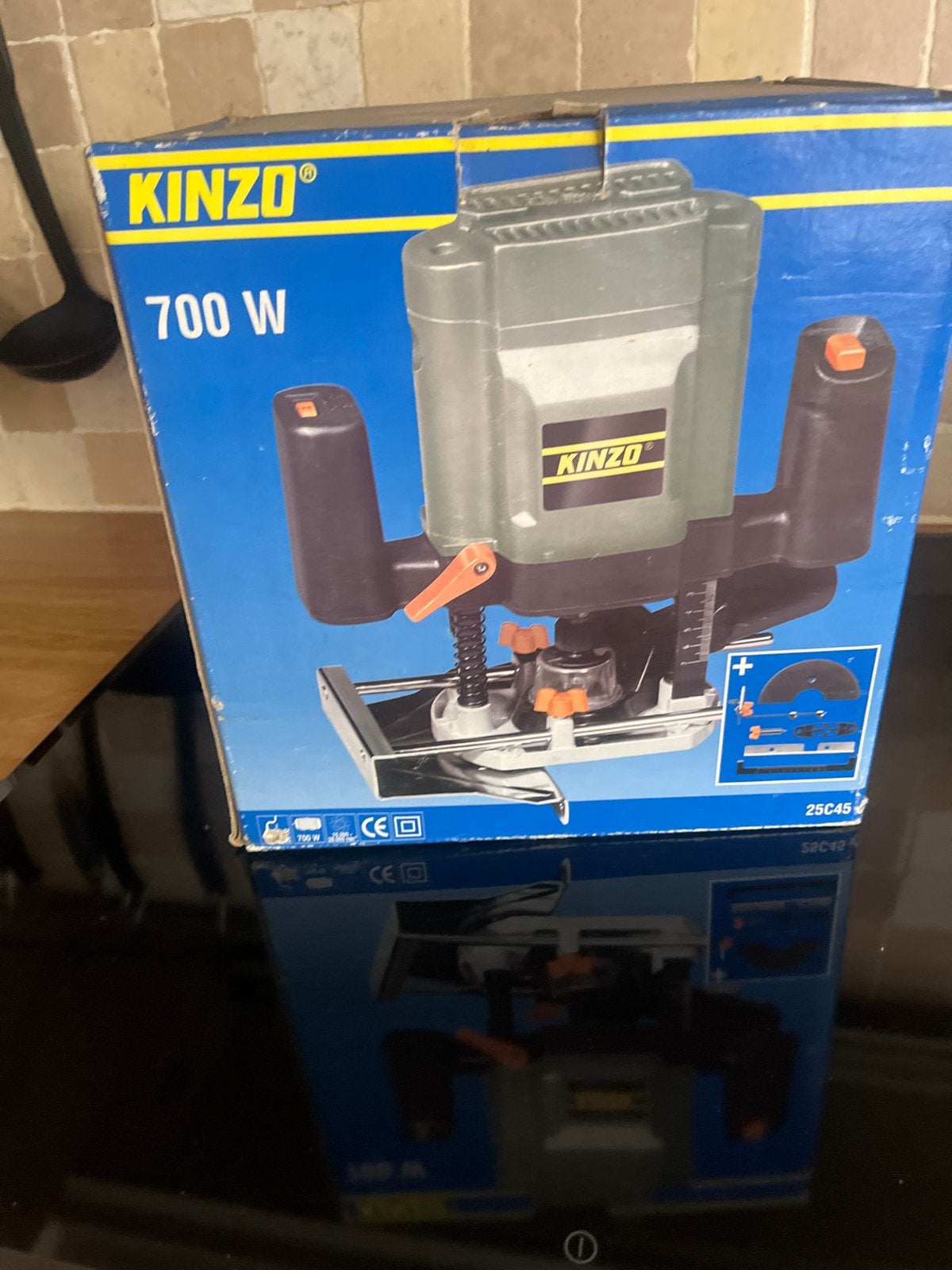 Kinzo Bovenfrees 700W  gebruikt, Verzenden, Nieuw, Elektrisch, Bovenfrees