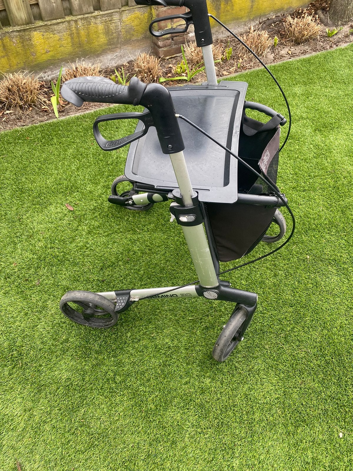 Gemino 30 rollator met dienblad., Diversen, Rollators, Ophalen, Zo goed als nieuw