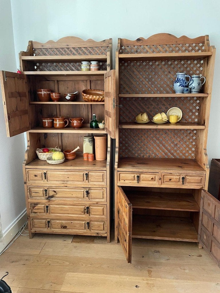 2 houten buffetkasten/servieskasten, Spaanse stijl, Ophalen