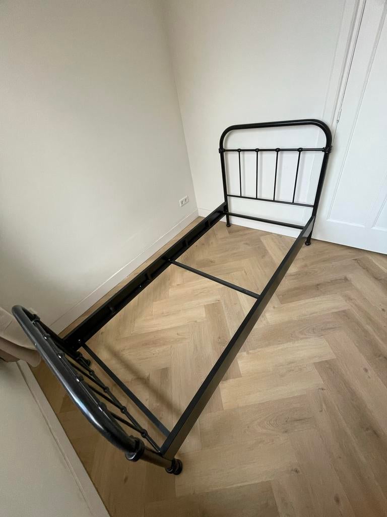 Vintage eenpersoonsbed 200x90 met lattenbodem, Ophalen, Gebruikt, 90 cm, Eenpersoons