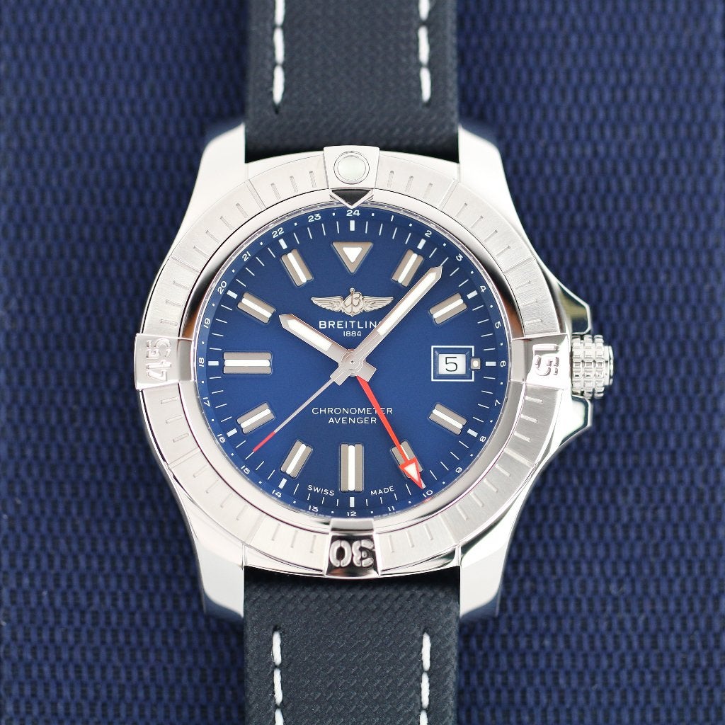 Breitling Avenger Automatic GMT 45 (Zeer goed/ 2024), Leer, Staal, Breitling, Polshorloge