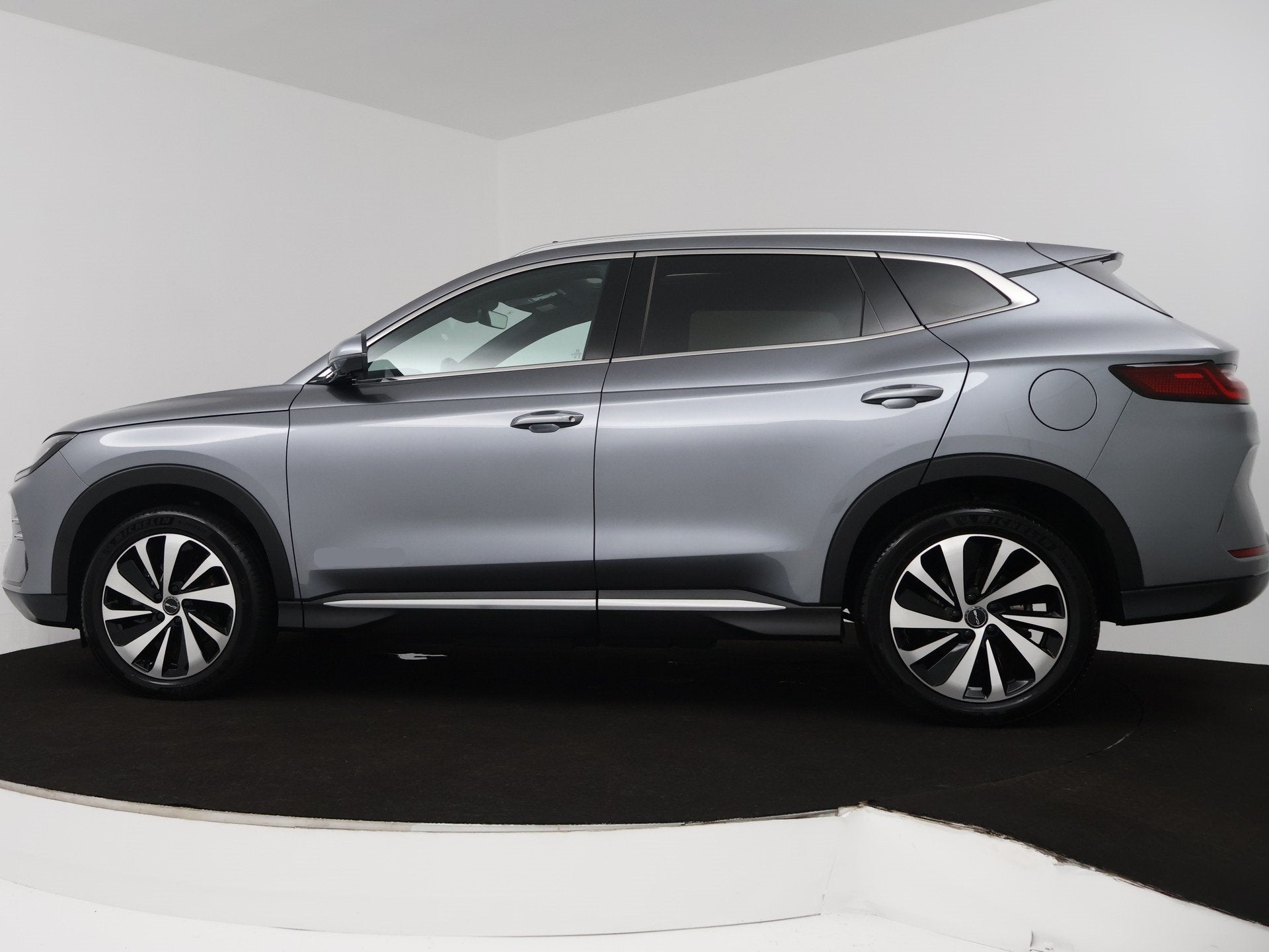 BYD SEAL U 1.5 DM-i FWD Boost | Inclusief € 3000,- ACTIE |, 12 maanden, Seal U, 1498 cc, Zwart