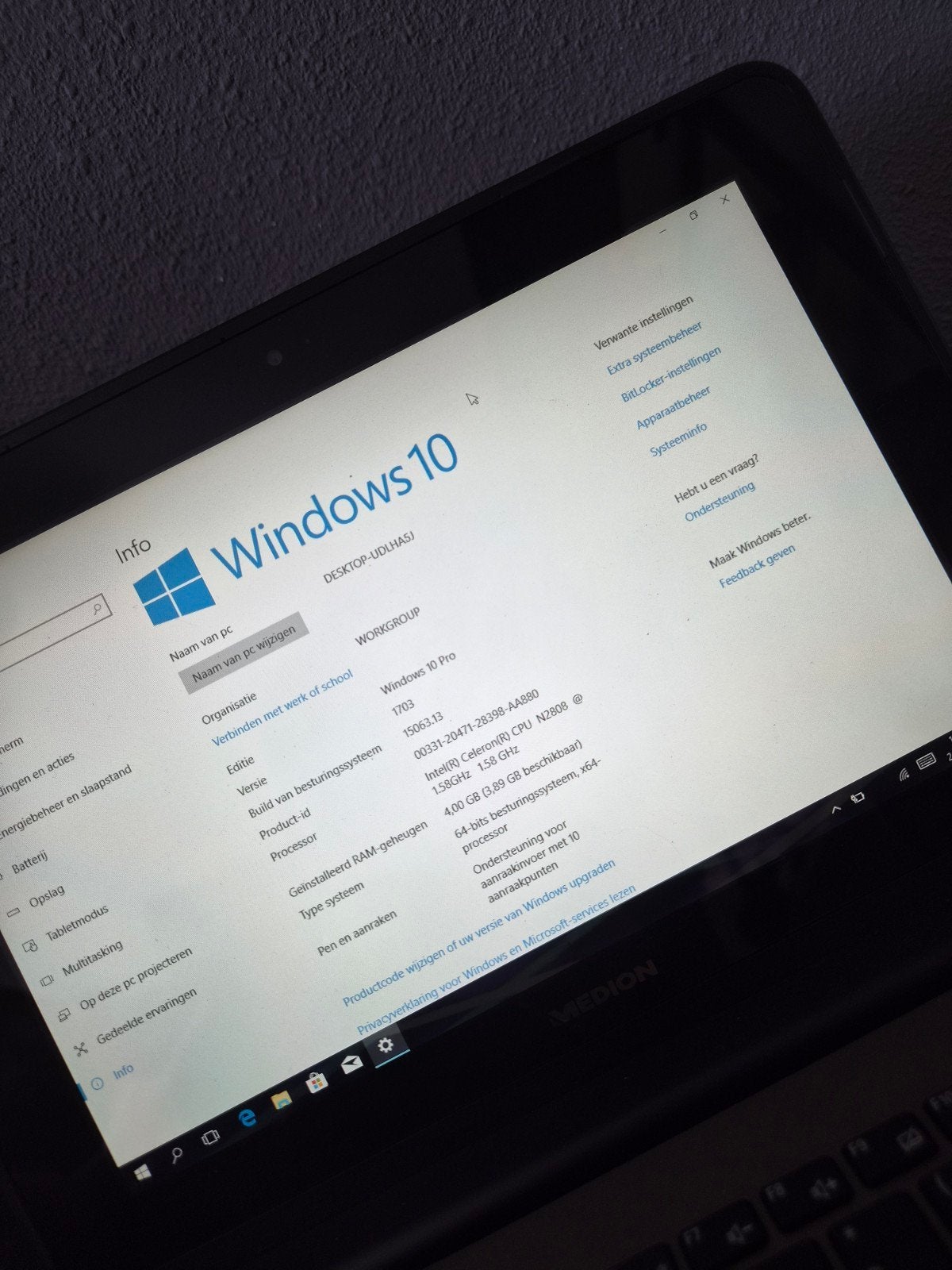Medion Akoya Laptop - Windows 10, 4GB RAM, Intel Celeron, Ophalen, Gebruikt, Qwerty, Medion