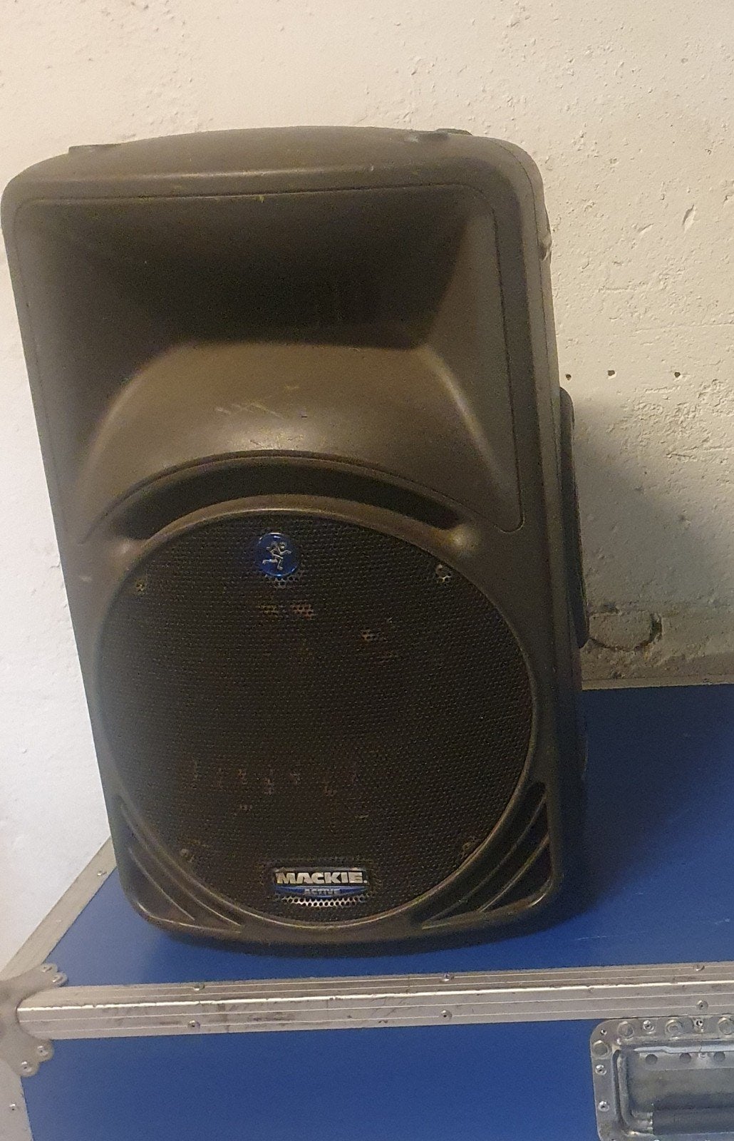 Mackie SRM 250 Powered monitor., Ophalen, Gebruikt, Minder dan 500 watt