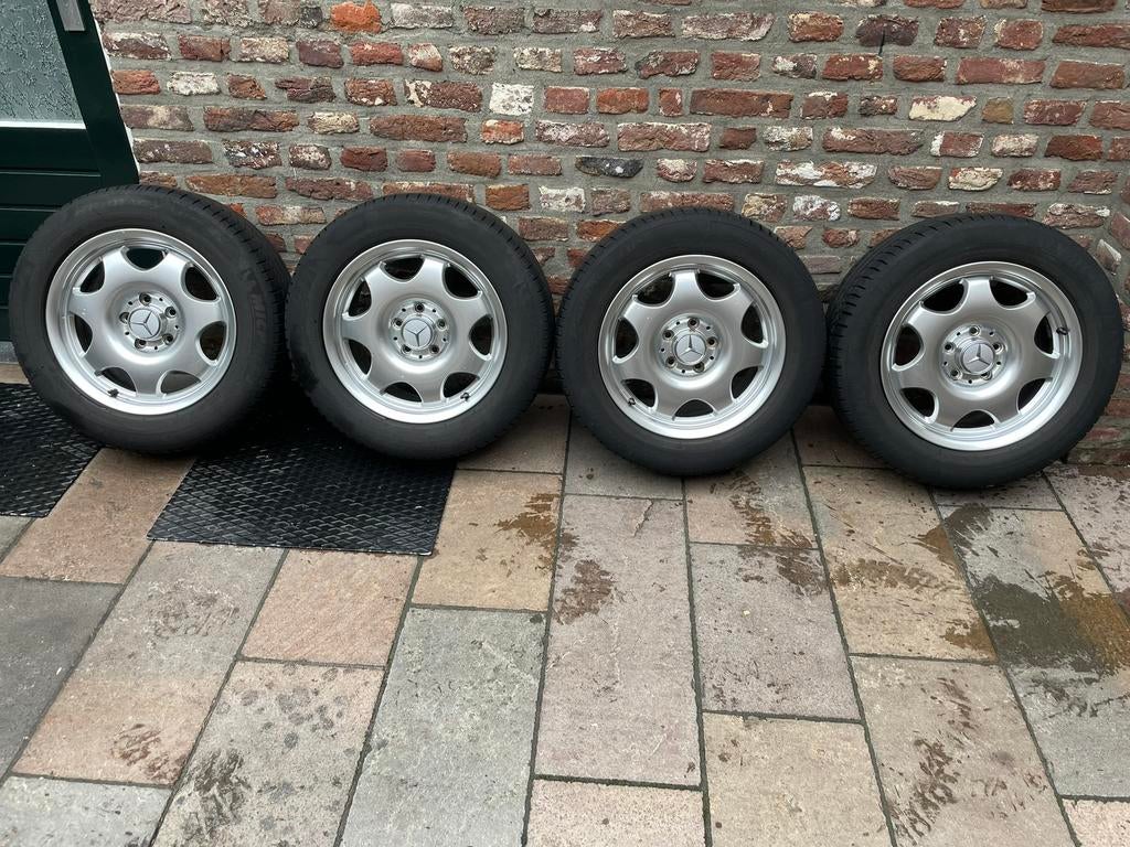 Orginele 16 inch velgen Mercedes-Benz met zomerbanden W211, Ophalen, Gebruikt, Mercedes-Benz