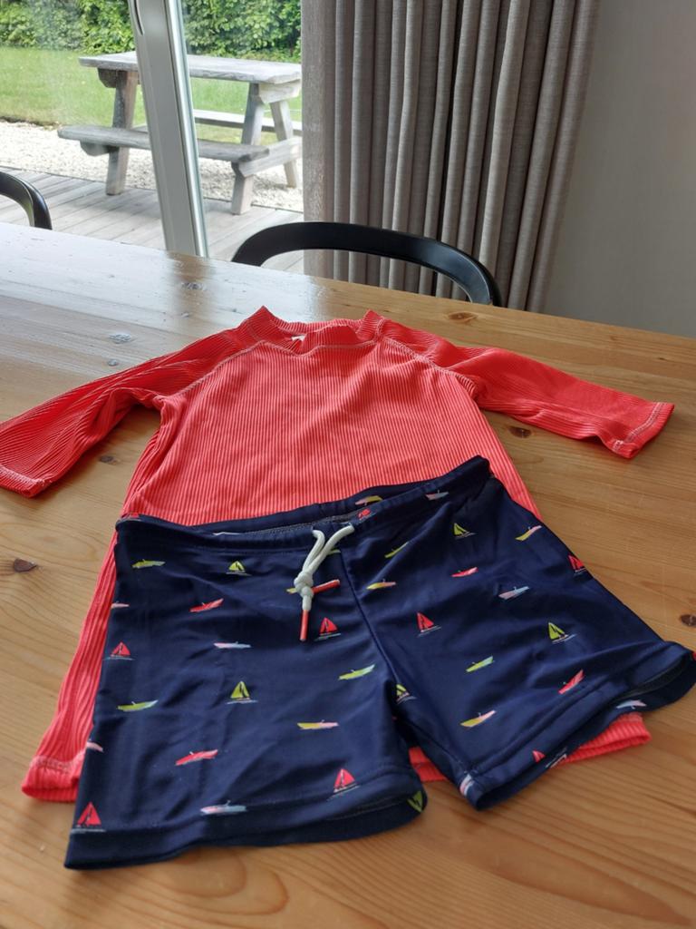 HEMA zwembroek + UV shirt 134-140, Ophalen, Zo goed als nieuw, Zwembroek, Jongen