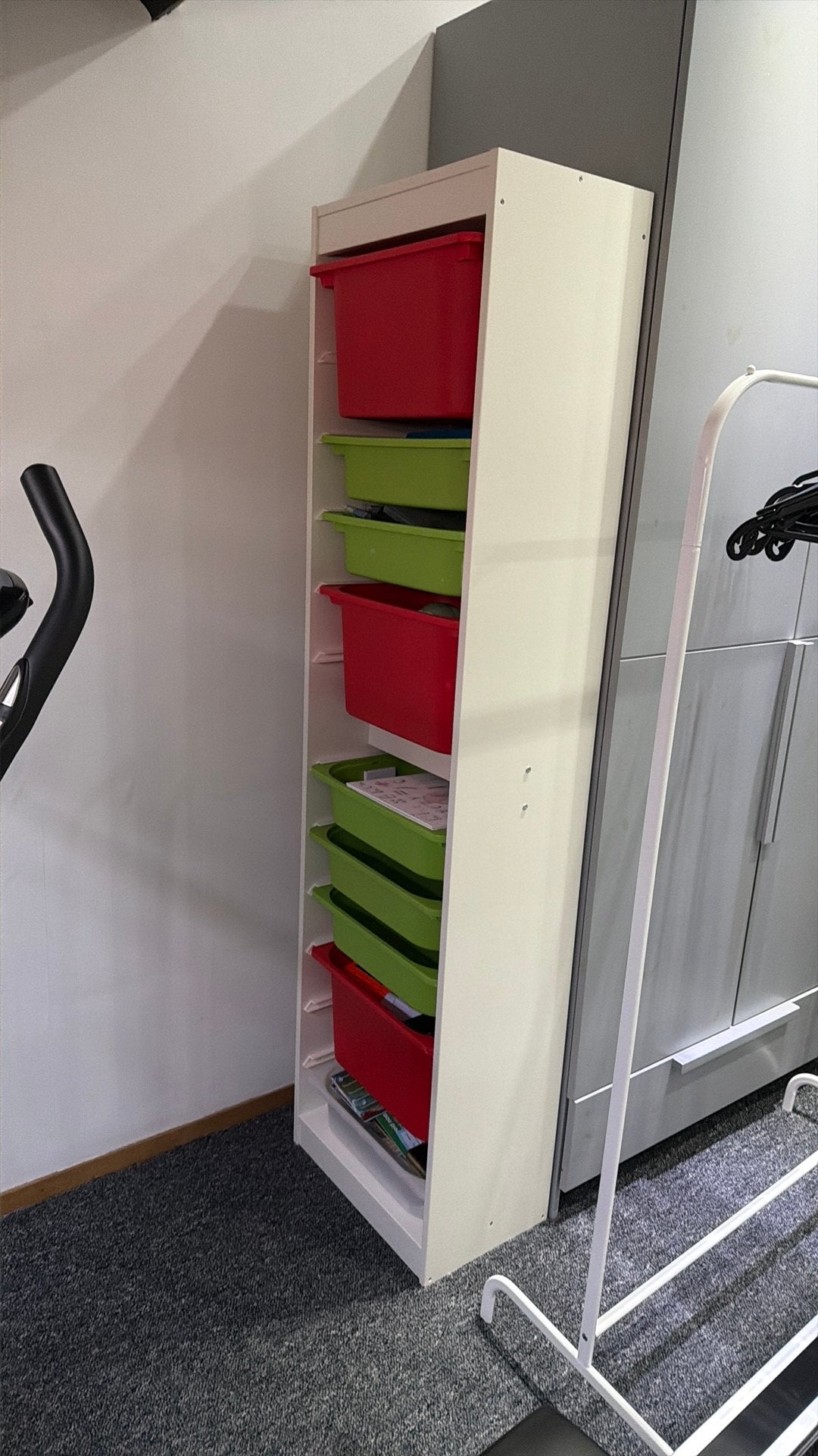 Lange ikea trofast kast te koop inclusief lege bakken, Kinderen en Baby's, Kinderkamer | Commodes en Kasten, Ophalen, Kast, 105 cm of meer