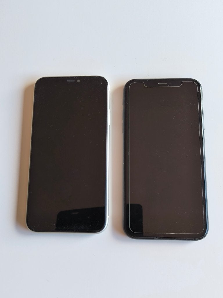iPhone 11 (Wit) en iPhone XR (Zwart) - Gebruikt, Telecommunicatie, Mobiele telefoons | Apple iPhone, Ophalen, Gebruikt, Wit, IPhone 11