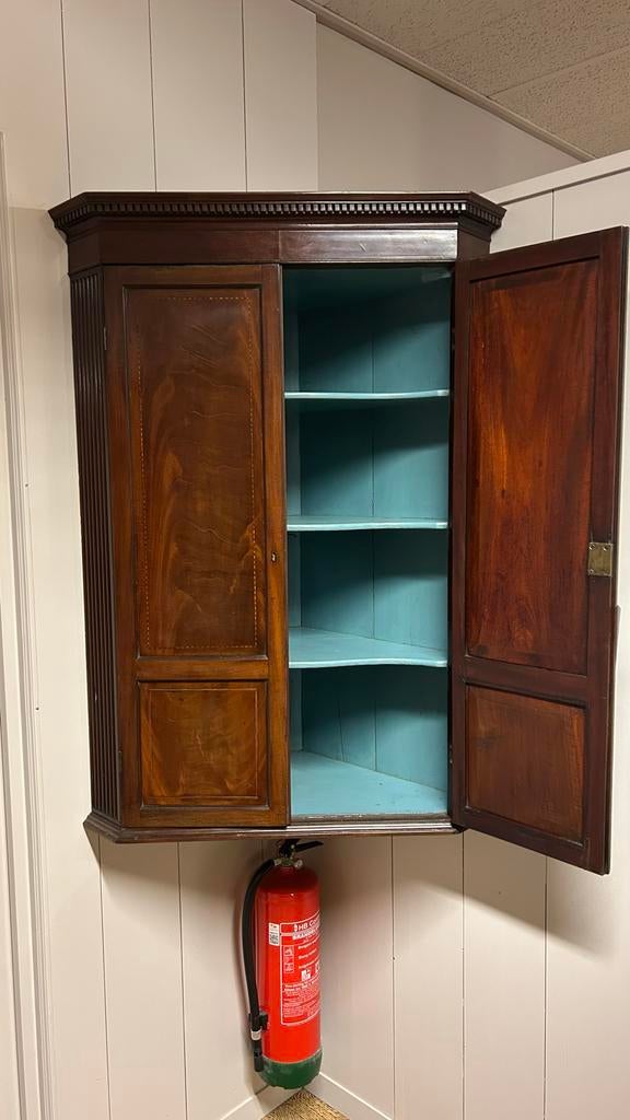 Mahonie houten houten hoek kast, Antiek en Kunst, Ophalen of Verzenden