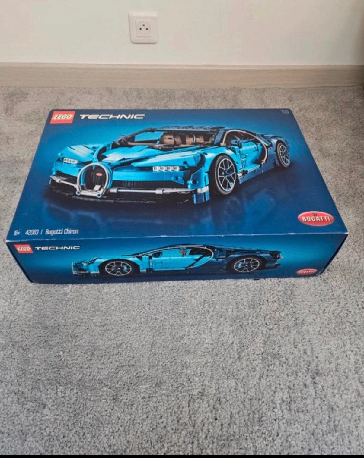 LEGO Technic Bugatti Chiron ️, Ophalen of Verzenden, Zo goed als nieuw