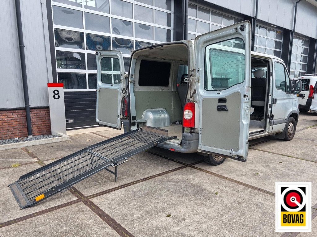 Renault Master T28 2.5 dCi Automaat ROLSTOELBUS, Voorwielaandrijving, Gebruikt, 4 cilinders, 2000 kg