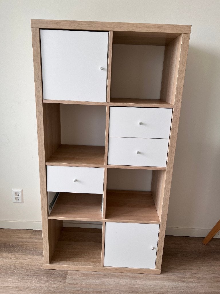 IKEA Kallax kast met witte lades en deurtjes – 4x2 vakken, Ophalen, Overige materialen, Gebruikt, 5 laden of meer
